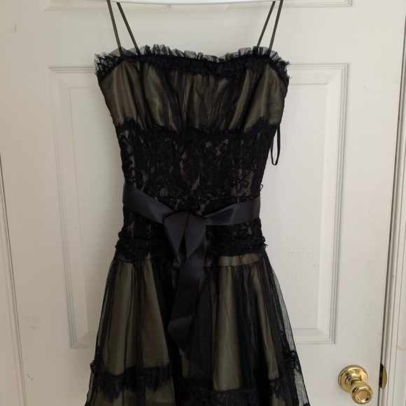 Jessica McClintock formal/prom/special occasion lace dress. - Picture 12 of 15